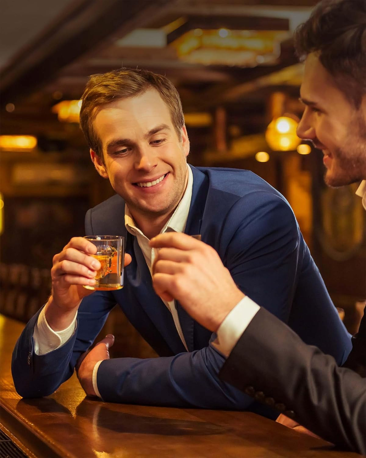 Gifts for Men Dad,  9 Oz Whiskey Gun Decanter Set with Glasses, Unique Dad Birthday Gift Ideas from Daughter Son, Retirement Bar Stuff Gift for Father Him Brother,Cool Dispenser for Liquor Vodka