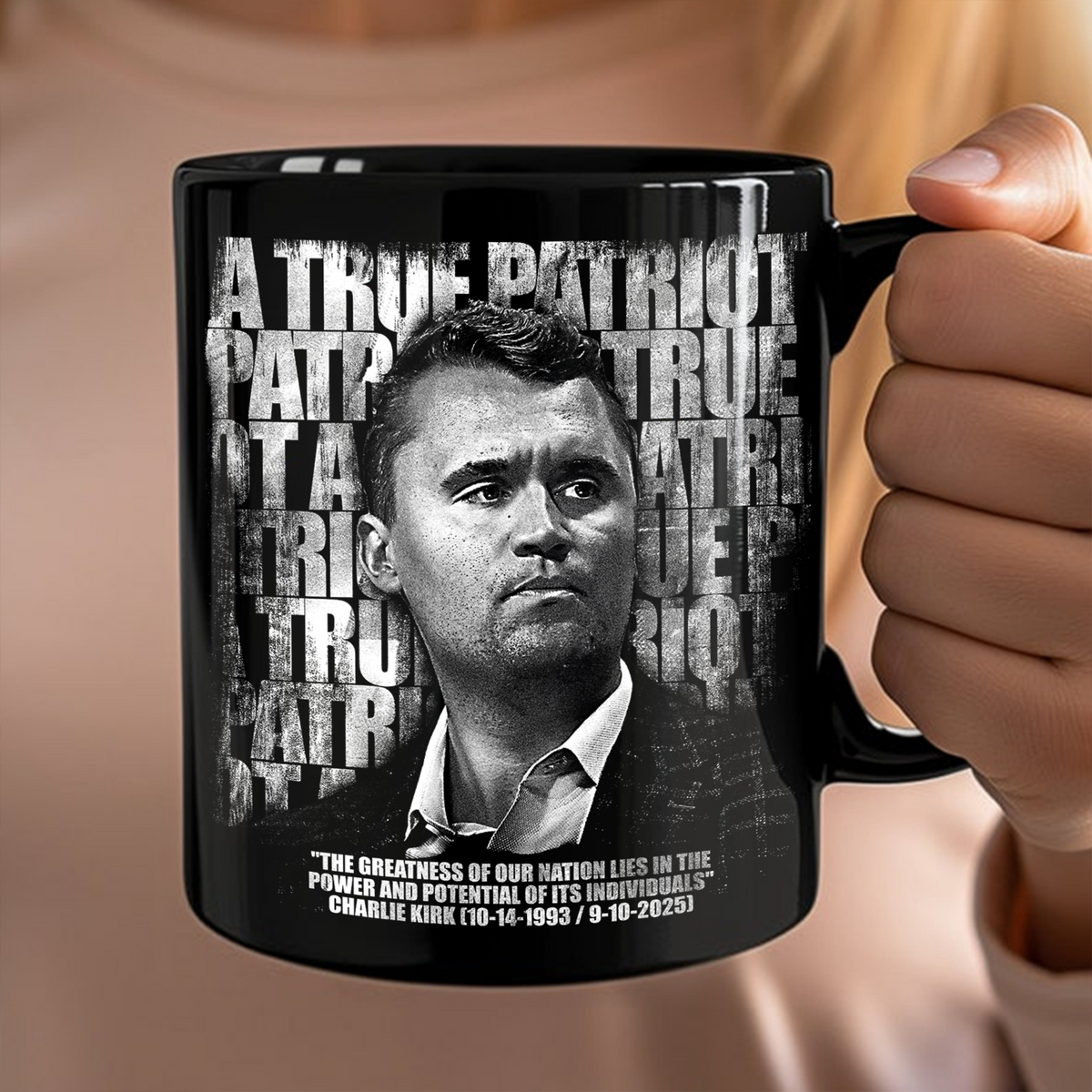 Charlie Kirk Memorial – A True Patriot Tribute Remembrance Black Mug LM32 65541