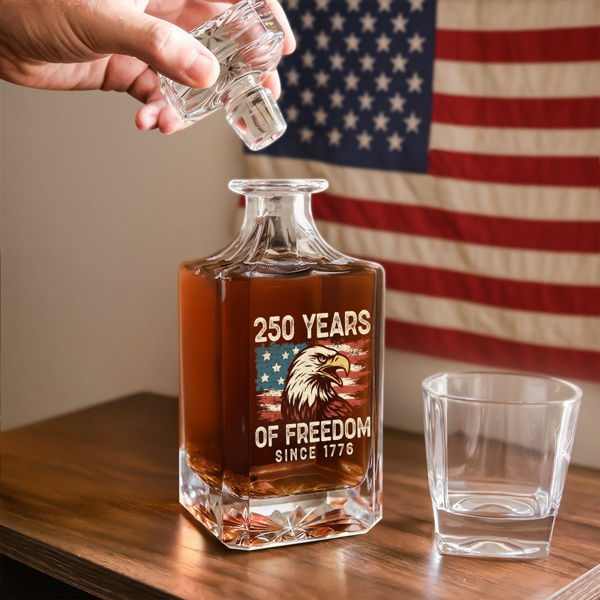 250 Years Of Freedom Since 1776 USA Bald Eagle America Flag Decanter HA75 897374