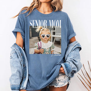 Custom Photo Senior Mom Senior Dad Proud Mom of 2027 Graduate Comfort Shirt HA75 922048